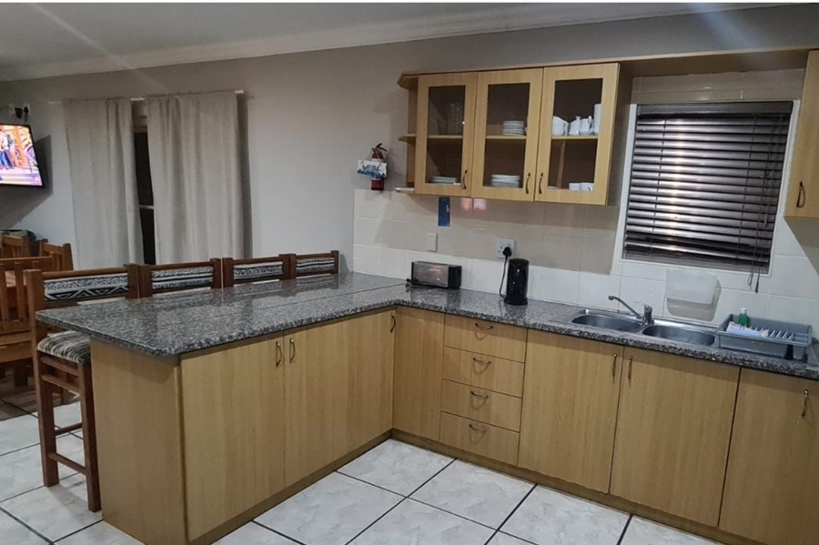 To Let 5 Bedroom Property for Rent in Apollo Ridge Western Cape